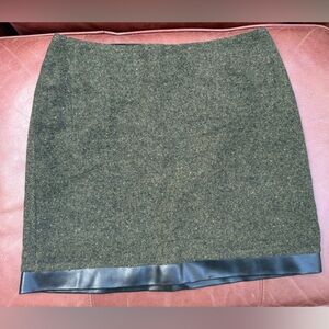 Kensie tweed green skirt with faux leather black trim Mini Skirt